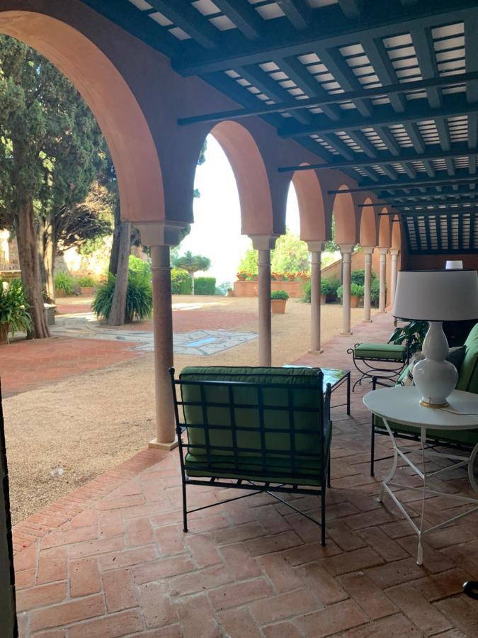 Soho Boutique Castillo De Santa Catalina - Adults Recommended Малага Екстериор снимка The hotel's courtyard