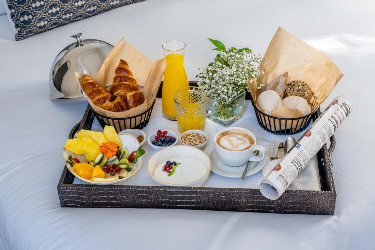 Soho Boutique Castillo De Santa Catalina - Adults Recommended Малага Екстериор снимка Room service breakfast
