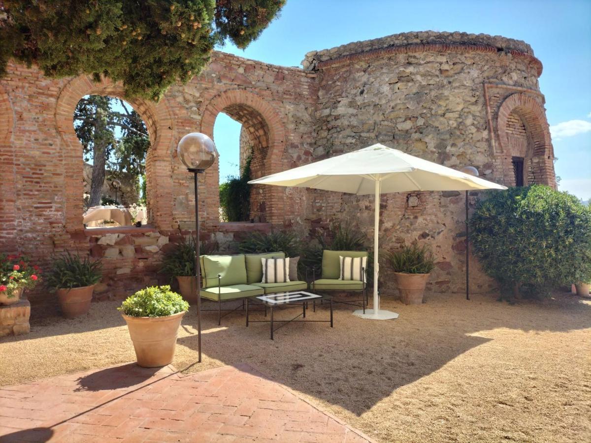 Soho Boutique Castillo De Santa Catalina - Adults Recommended Малага Екстериор снимка The Roman baths of the city of Mérida, Spain