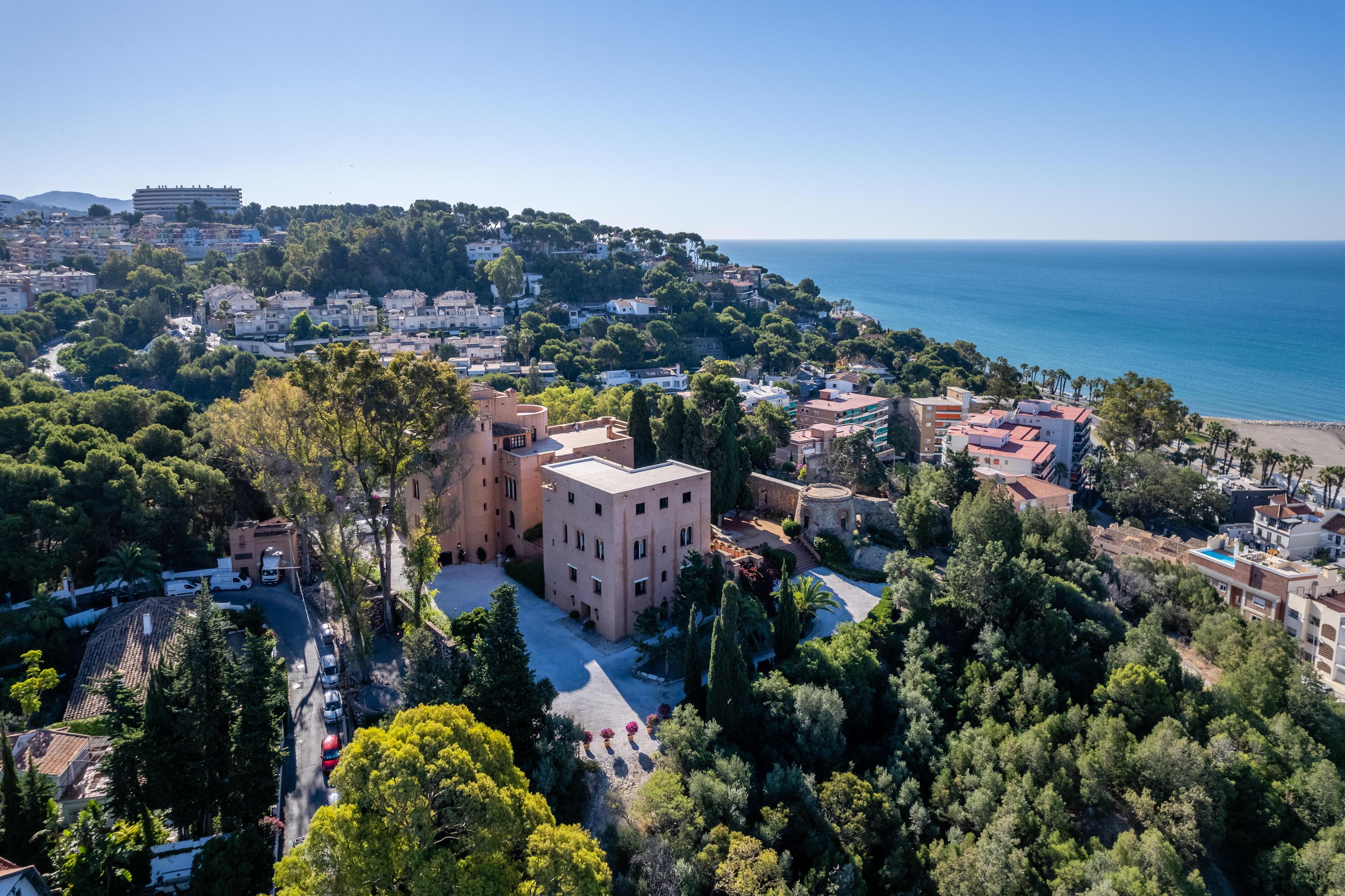 Soho Boutique Castillo De Santa Catalina - Adults Recommended Малага Екстериор снимка Aerial view of the monastery