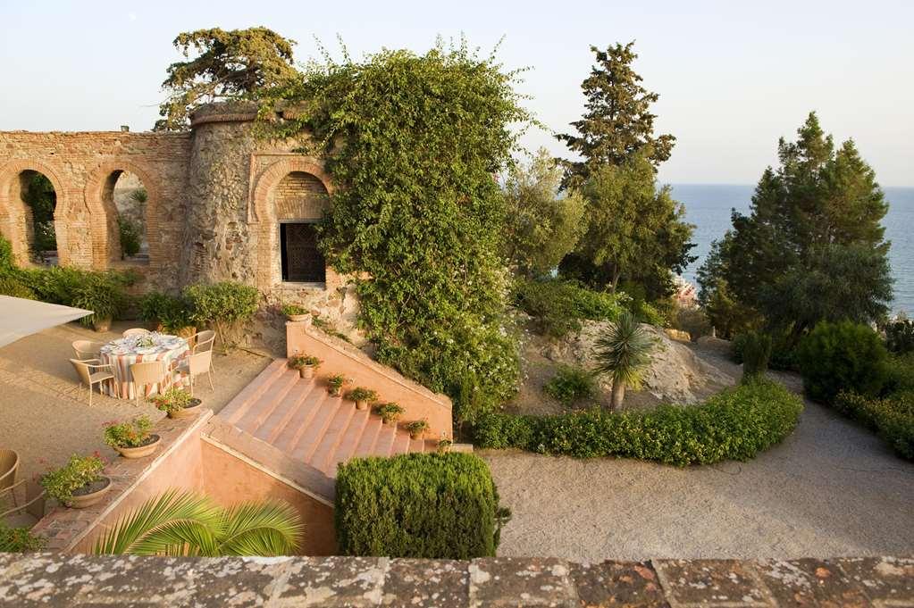 Soho Boutique Castillo De Santa Catalina - Adults Recommended Малага Екстериор снимка The gardens of the Villa Durazzo-Pallavicini