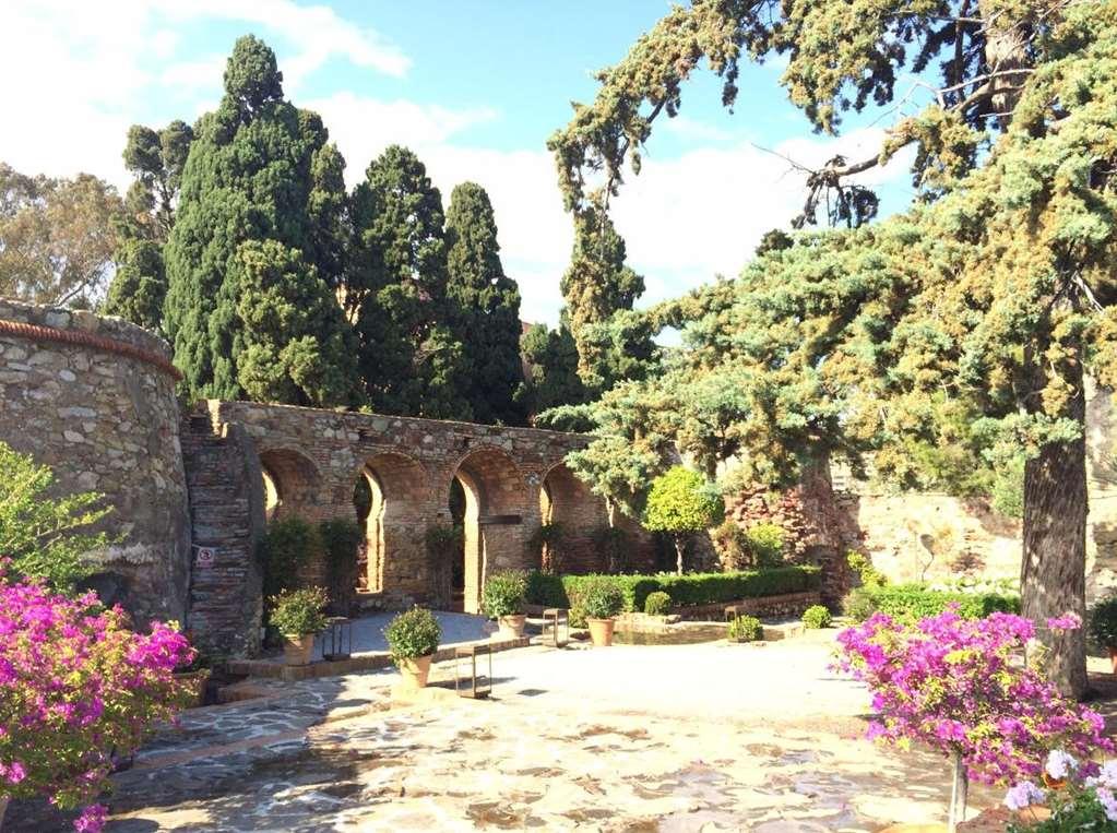 Soho Boutique Castillo De Santa Catalina - Adults Recommended Малага Екстериор снимка The cloister of the monastery